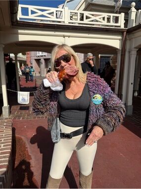 Meet your Posher, Denise
